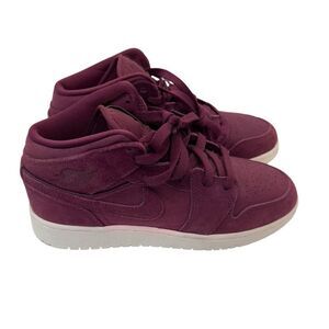 New with tags Nike Air Jordan Retro 1 Mid Bordeaux Shoes Kids Sneakers no box